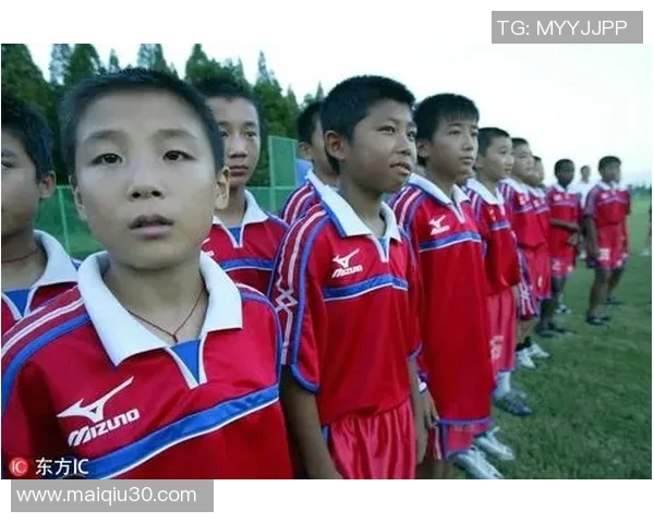 实时新闻南京足球队的转型之路从青涩起步到杯赛争辉的奋斗历程